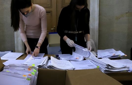 ЦИК публикува резултатите при 100 обработени протоколи Отново няма разместване